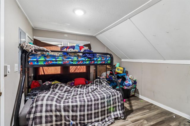 2712 Dean Avenue, Des Moines, IA 50317