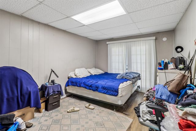 2712 Dean Avenue, Des Moines, IA 50317