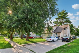 2712 Dean Avenue, Des Moines, IA 50317