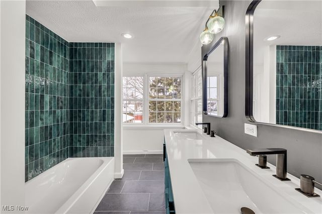 254 E 214th Street, Euclid, OH 44123