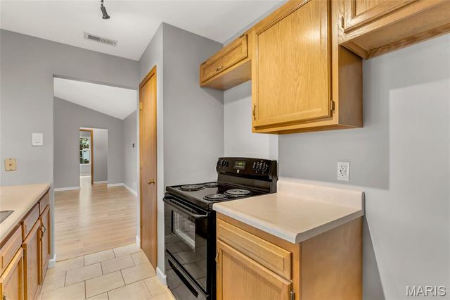 10903 Village Grove Drive D, St Louis, MO 63123