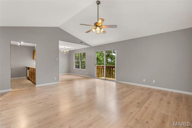 10903 Village Grove Drive D, St Louis, MO 63123