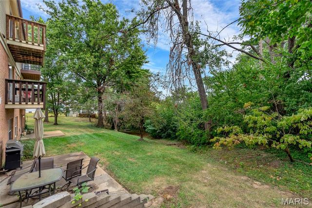 10903 Village Grove Drive D, St Louis, MO 63123