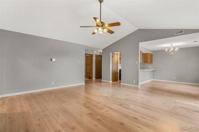10903 Village Grove Drive D, St Louis, MO 63123