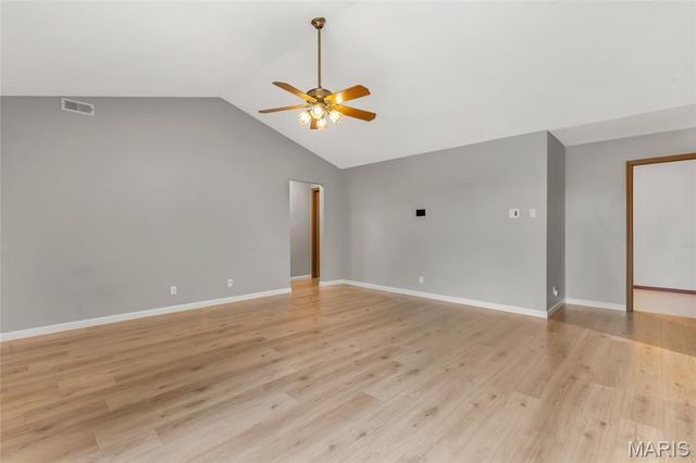 10903 Village Grove Drive D, St Louis, MO 63123