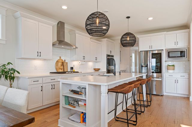 7033 Fiddlers Glen Dr, Arrington, TN 37014