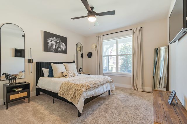 7033 Fiddlers Glen Dr, Arrington, TN 37014