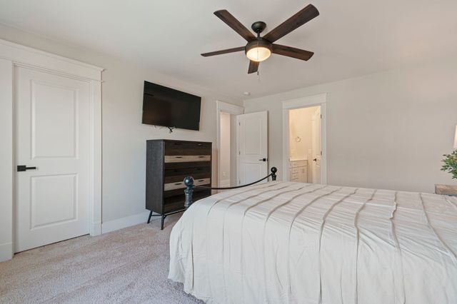 7033 Fiddlers Glen Dr, Arrington, TN 37014