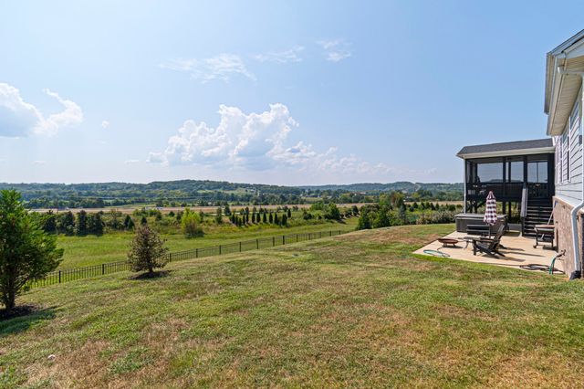 7033 Fiddlers Glen Dr, Arrington, TN 37014