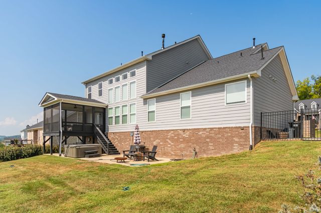 7033 Fiddlers Glen Dr, Arrington, TN 37014