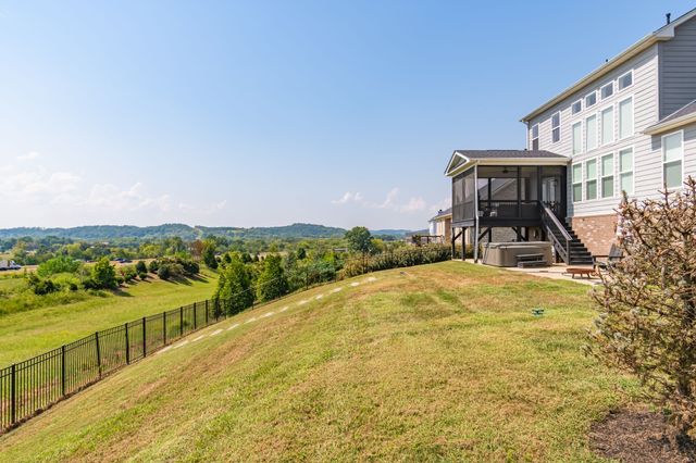 7033 Fiddlers Glen Dr, Arrington, TN 37014