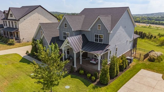 7033 Fiddlers Glen Dr, Arrington, TN 37014