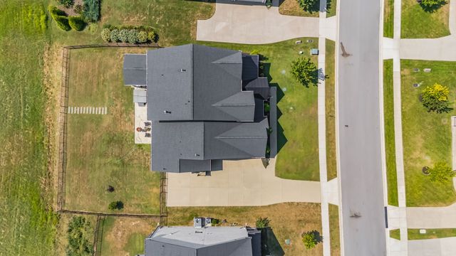 7033 Fiddlers Glen Dr, Arrington, TN 37014