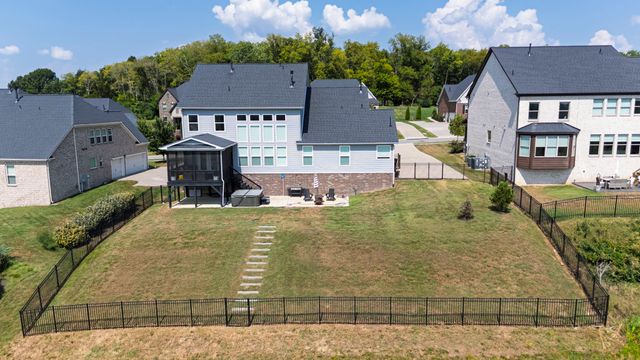 7033 Fiddlers Glen Dr, Arrington, TN 37014