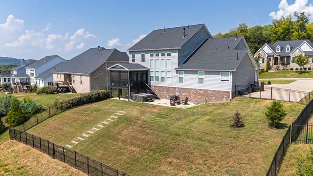 7033 Fiddlers Glen Dr, Arrington, TN 37014