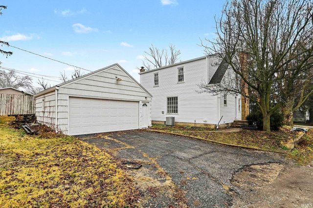 19857 Yoder Street, South Bend, IN 46614