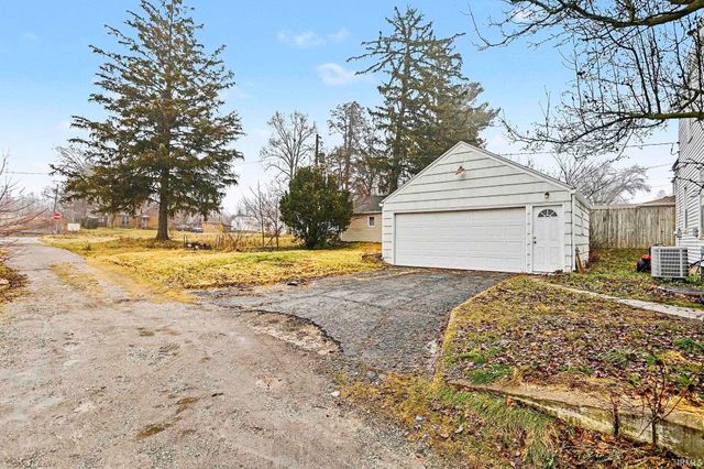 19857 Yoder Street, South Bend, IN 46614