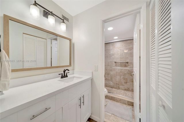 12455 SW 93rd Terrace 403T, Miami, FL 33186