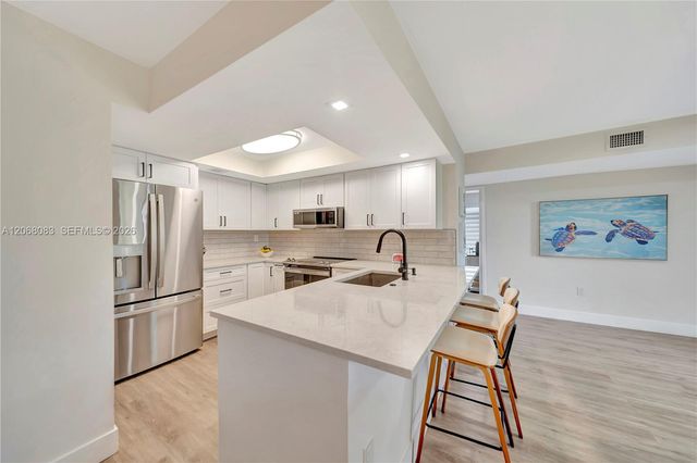 12455 SW 93rd Terrace 403T, Miami, FL 33186