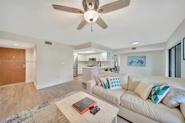 12455 SW 93rd Terrace 403T, Miami, FL 33186