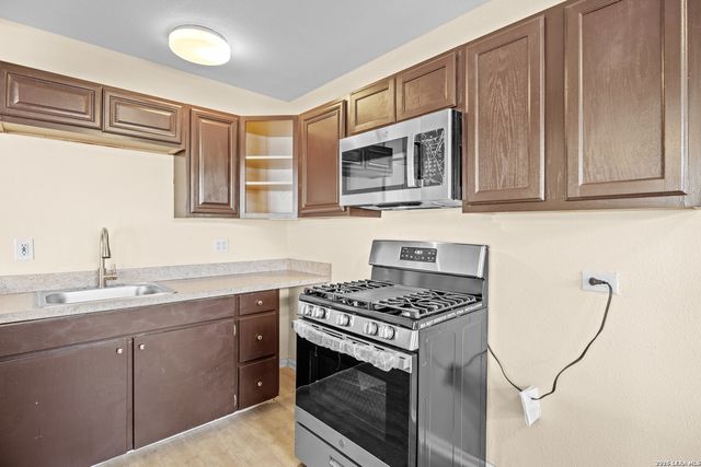 1538 THORAIN BLVD, San Antonio, TX 78201