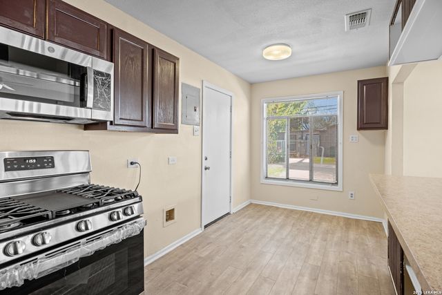 1538 THORAIN BLVD, San Antonio, TX 78201