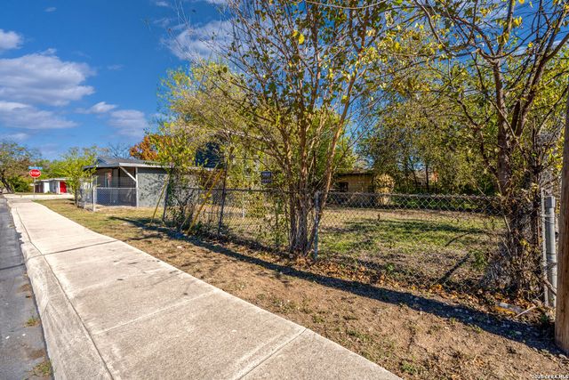 1538 THORAIN BLVD, San Antonio, TX 78201