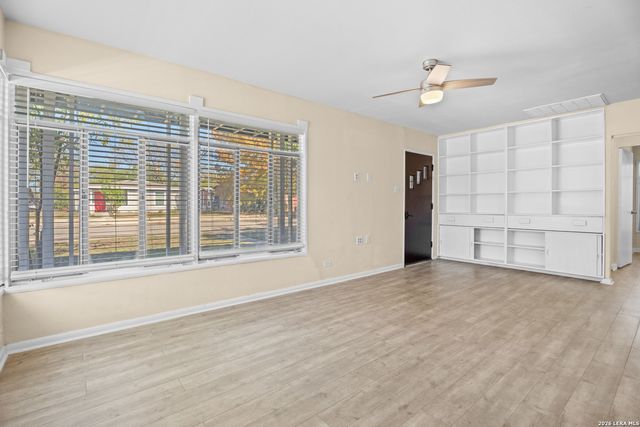 1538 THORAIN BLVD, San Antonio, TX 78201