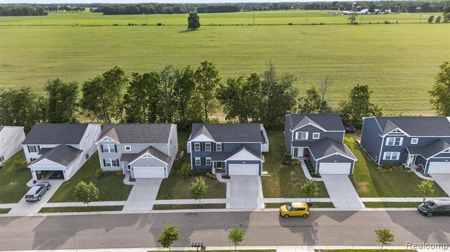 2845 Sycamore River Drive, Fowlerville, MI 48836