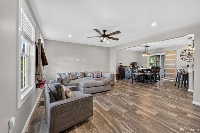 2845 Sycamore River Drive, Fowlerville, MI 48836