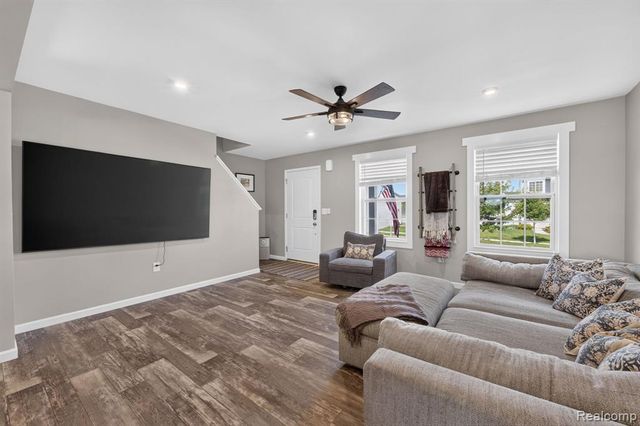2845 Sycamore River Drive, Fowlerville, MI 48836