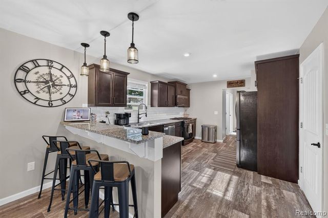 2845 Sycamore River Drive, Fowlerville, MI 48836