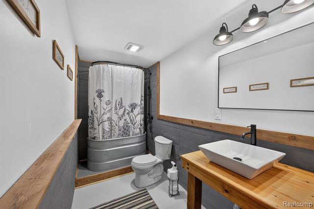 2845 Sycamore River Drive, Fowlerville, MI 48836