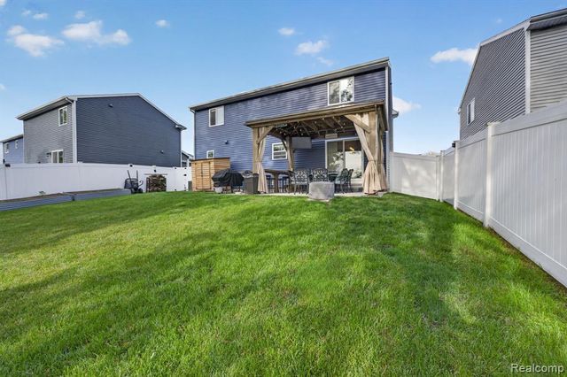 2845 Sycamore River Drive, Fowlerville, MI 48836