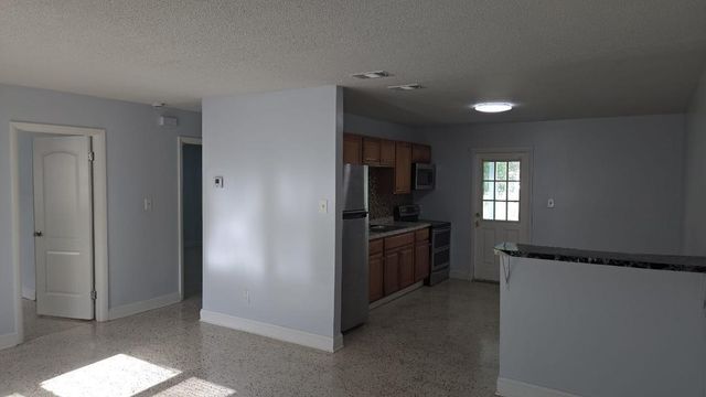 2736 Seneca Avenue, Fort Pierce, FL 34945