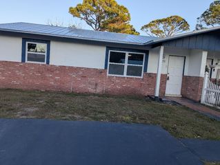 2736 Seneca Avenue, Fort Pierce, FL 34945