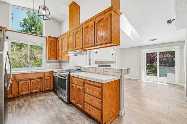 7002 Short Oak Way, Orangevale, CA 95662