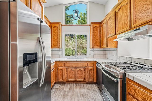 7002 Short Oak Way, Orangevale, CA 95662