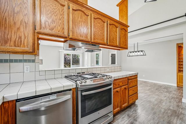 7002 Short Oak Way, Orangevale, CA 95662