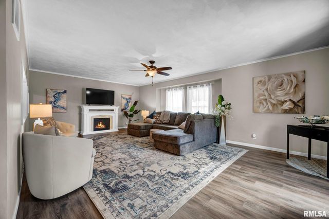 340 HAWTHORNE Circle, Creve Coeur, IL 61610