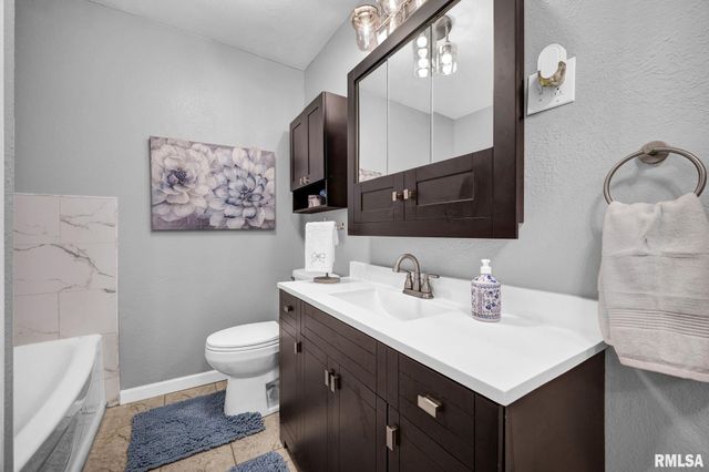 340 HAWTHORNE Circle, Creve Coeur, IL 61610