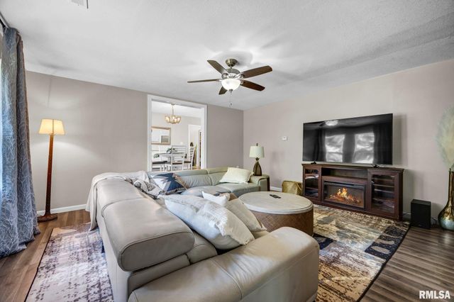 340 HAWTHORNE Circle, Creve Coeur, IL 61610