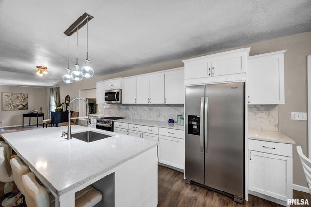 340 HAWTHORNE Circle, Creve Coeur, IL 61610