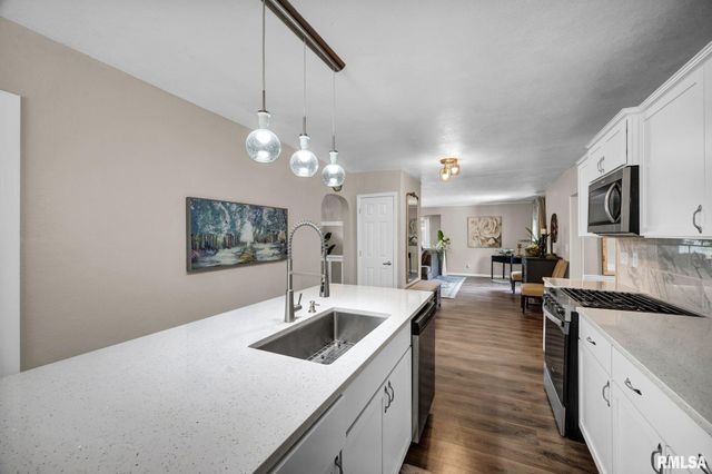 340 HAWTHORNE Circle, Creve Coeur, IL 61610