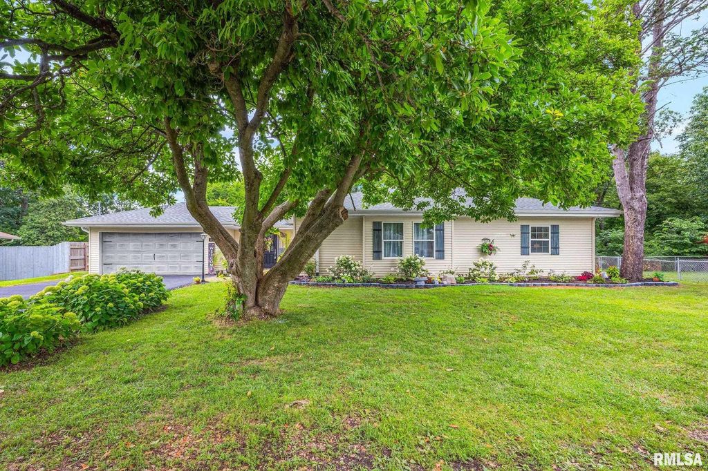 340 HAWTHORNE Circle, Creve Coeur, IL 61610