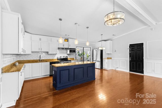 6221 Thermal Road, Charlotte, NC 28211