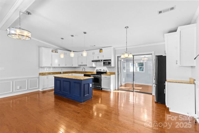 6221 Thermal Road, Charlotte, NC 28211