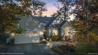70 Lakeview Drive, Oxford, MI 48370