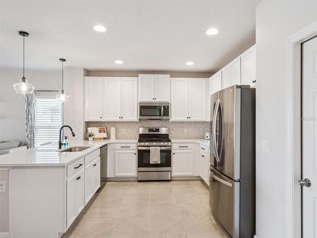 1040 GOLDEN DAWN LOOP, Minneola, FL 34715