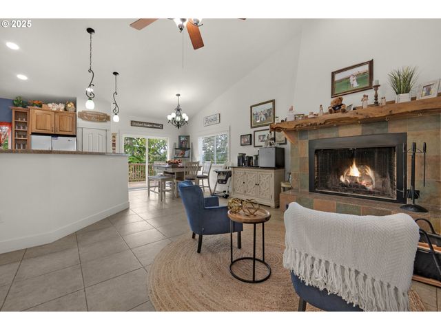 2344 ROYAL VIEW Dr, Seaside, OR 97138